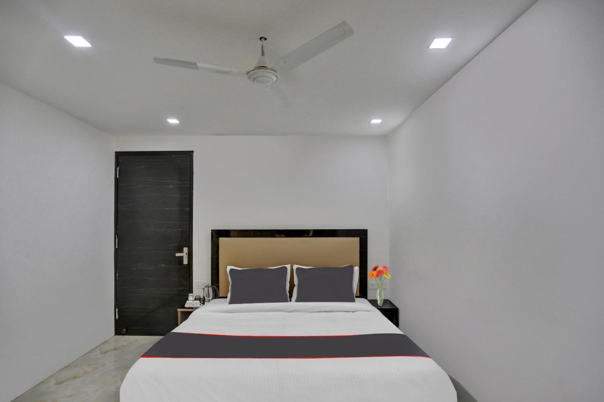 Super Townhouse The Arrow Near Lotus Temple Hotel New Delhi Buitenkant foto